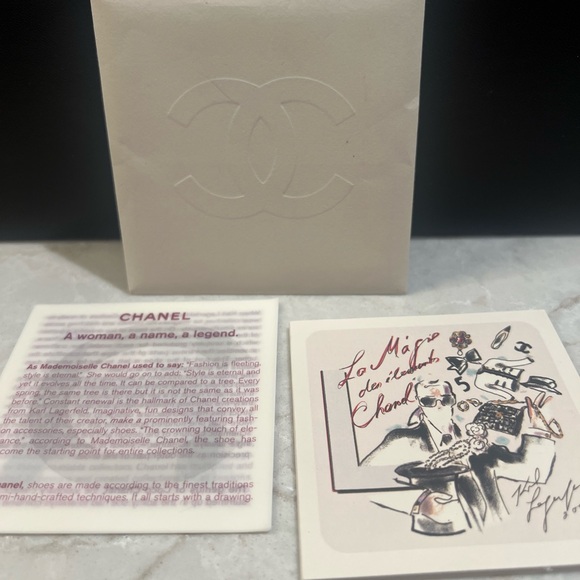 Chanel beautiful InterlockingCC Logo Sandals  size 7 in EUC with box - Picture 10 of 10